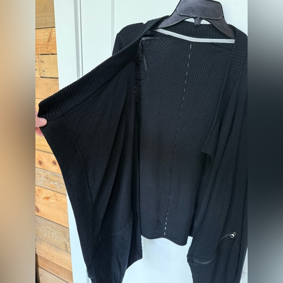 Lululemon Resolution Wrap - Picture 9 of 16